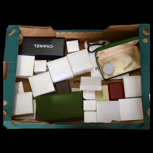 835 - A quantity of Pandora and other empty jewellery boxes (boxful)