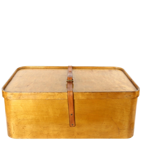 87 - An early 20th century Luterma bent ply rectangular case with leather strap, stamped inside of lid, 6... 