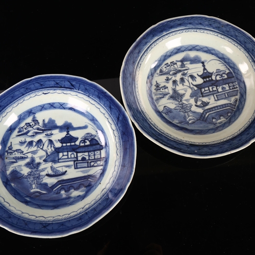 222 - A pair of Chinese blue and white porcelain plates, with painted decoration, diameter 22.5cm