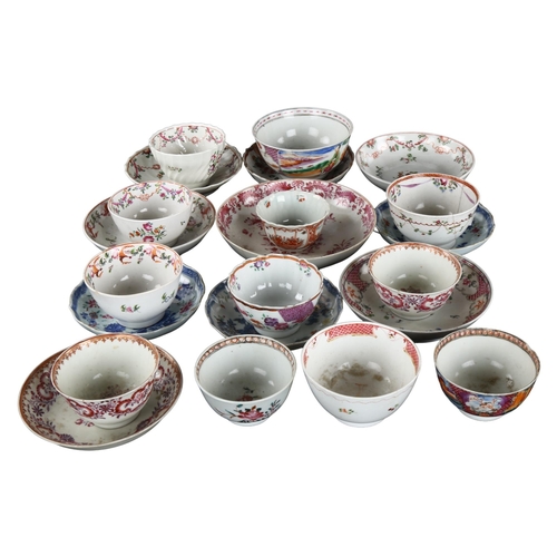 252 - A quantity of Chinese 18th century tea bowls and saucers