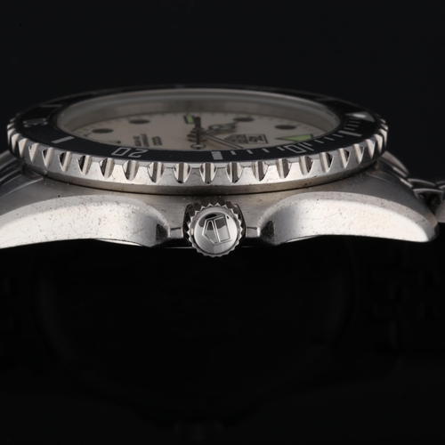 1002 - TAG HEUER - a Vintage stainless steel 1000 Professional 200M quartz bracelet watch, ref. 980.113N, c... 