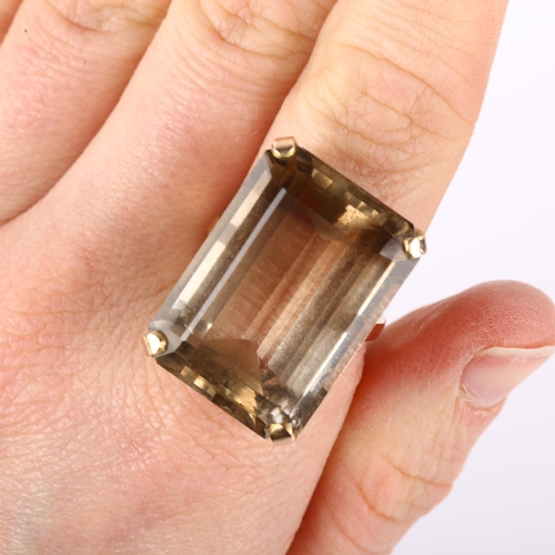 1089 - A large 9ct rose gold smoky quartz dress ring, quartz measures: 26.00mm x 18.57mm x 11.83mm, size N,... 