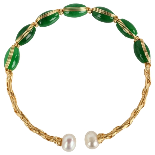 1095 - A Continental jade and pearl bead torque bangle, unmarked gold wirework design, band width 6.1mm, in... 