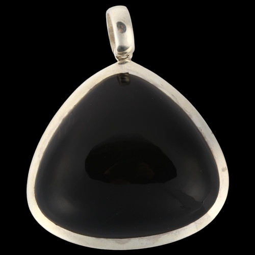 1258 - A large sterling silver black obsidian pendant, height 54.4mm, 37.4g