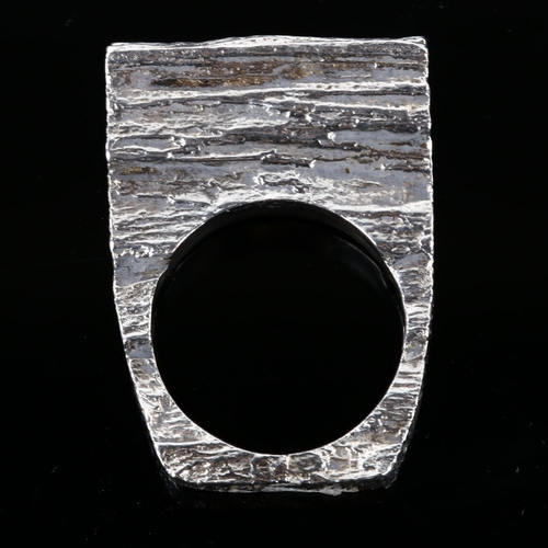 1272 - KNUD V ANDERSEN - a heavy Danish modernist sterling silver abstract bark ring, setting height 9.2mm,... 