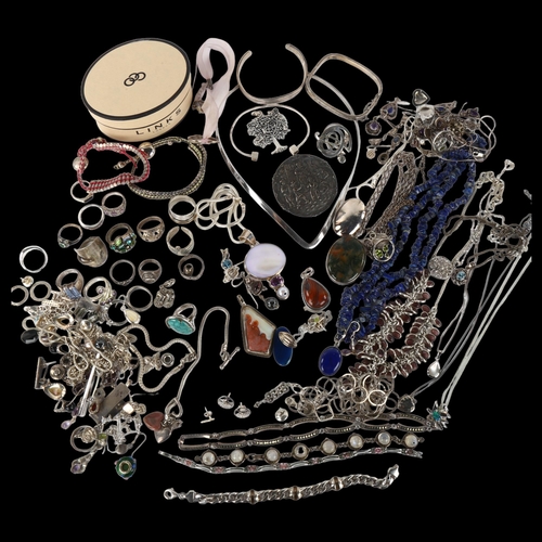 1337 - A large quantity of silver jewellery, including bracelets, necklaces etc, 700g gross