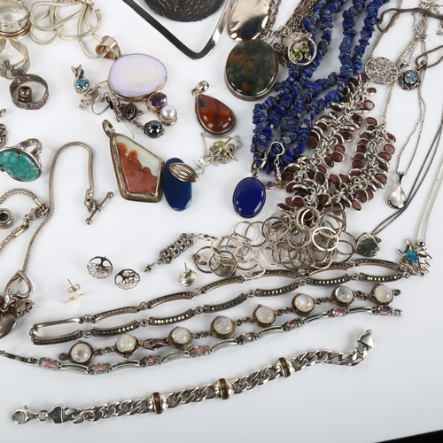 1337 - A large quantity of silver jewellery, including bracelets, necklaces etc, 700g gross