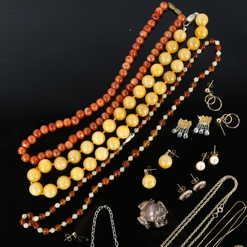 1342 - Various jewellery, including 9ct gold (14.3g gross), silver frog, hardstone bead necklaces etc