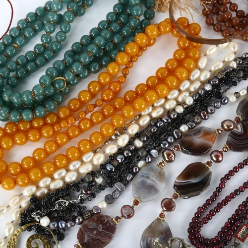 1344 - Various jewellery, including amber pendant, pearl necklace etc