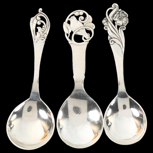 1374 - 3 Danish Art Deco silver preserve spoons, largest length 12cm, 1.5oz total (3)