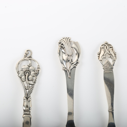 1375 - 3 Danish Art Deco silver preserve spoons, largest length 14.5cm, 2.4oz total (3)