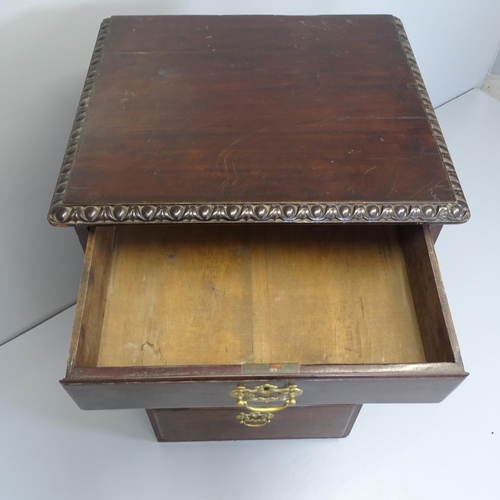 2510 - A 19th century mahogany chest of five drawers. 60x100x53cm