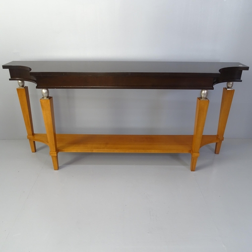 2067 - A contemporary mahogany two-tier console table. 180x80x40