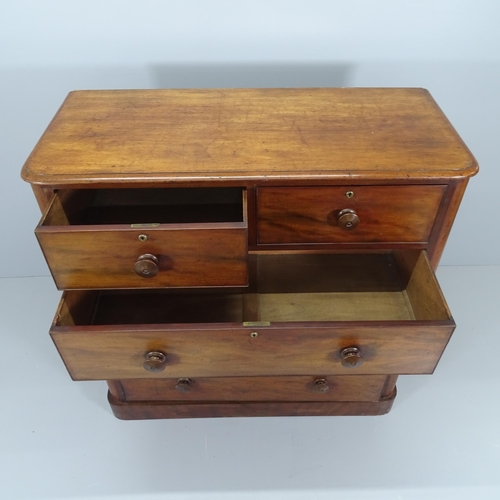 2077 - A Victorian mahogany chest of two short and three long drawers. 122x122x55cm