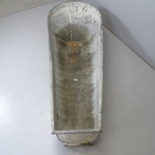 2612 - A galvanised metal trough. 173x28x67cm