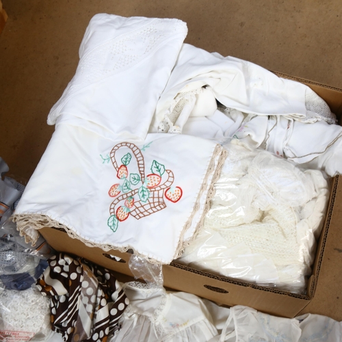 341 - A quantity of Vintage linen, including table cloths and associated coverings