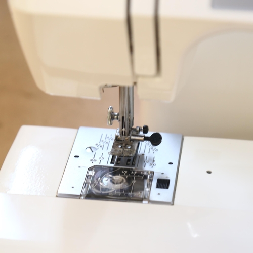 346 - Janome, Decor Excel II model 5024 sewing machine, complete in original box with original instruction... 