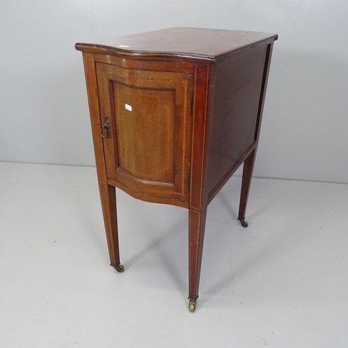 2684 - An Edwardian mahogany and satinwood-strung pot cupboard. 27x78x85cm.