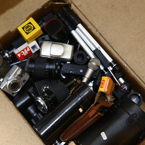 230 - A quantity of Vintage cameras and accessories, including an assortment of lenses