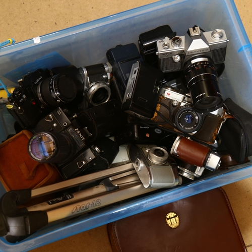 231 - A quantity of Vintage cameras and accessories, including a Kodak Motormatic 35 camera etc