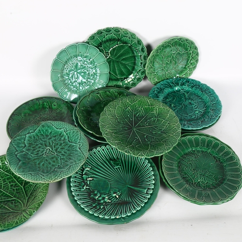 35 - A group of Antique and other Majolica green leaf plates (16)