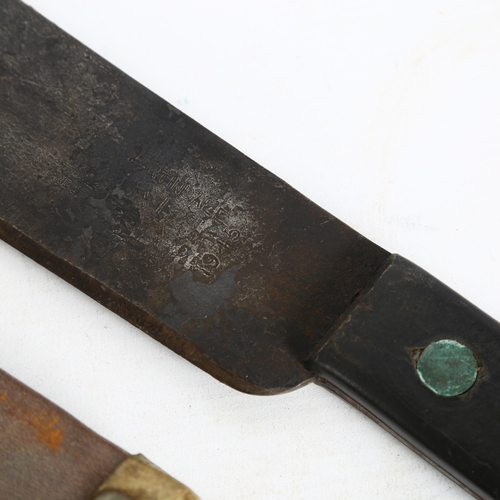 61 - MARTINDALE - a Second World War military machete, blade dated 1945, blade length 38cm, overall lengt... 