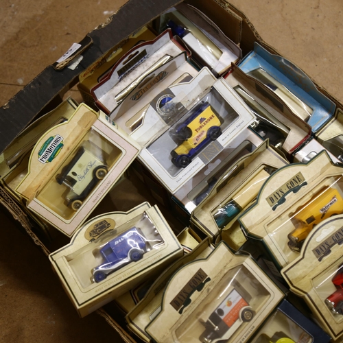 547 - A quantity of boxed diecast vehicles, including Days Gone and various other boxed commemorative diec... 