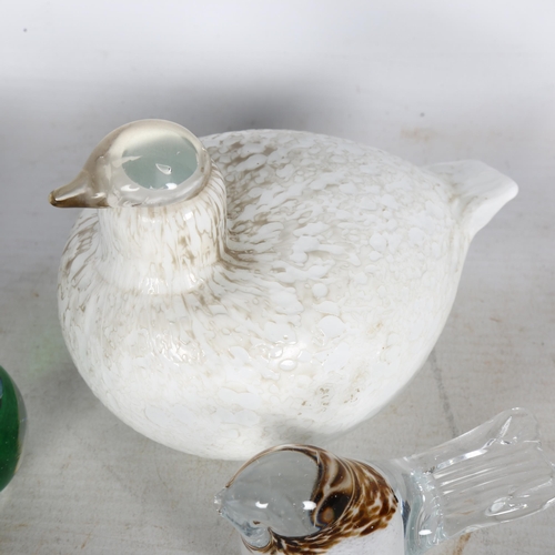 663 - OIVA TOIKKA - a Nuutajarvi glass bird sculpture of a Willow Grouse, H10cm, L13cm, and a smaller Nuut... 