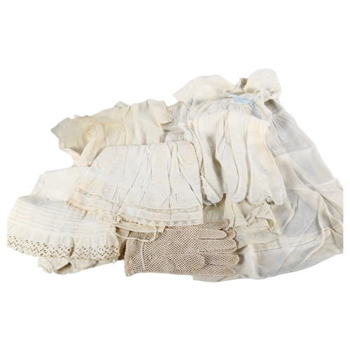 724 - A quantity of Victorian christening gowns