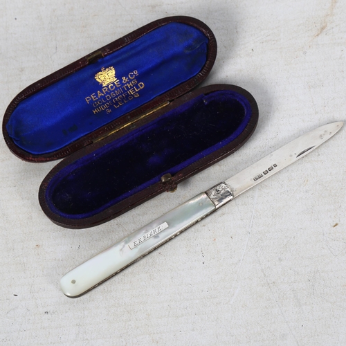 888 - A Victorian silver mother-of-pearl fruit knife, by Hilliard & Thomason, hallmarks Birmingham 1885, b... 