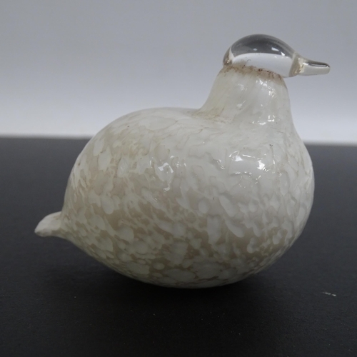 663 - OIVA TOIKKA - a Nuutajarvi glass bird sculpture of a Willow Grouse, H10cm, L13cm, and a smaller Nuut... 