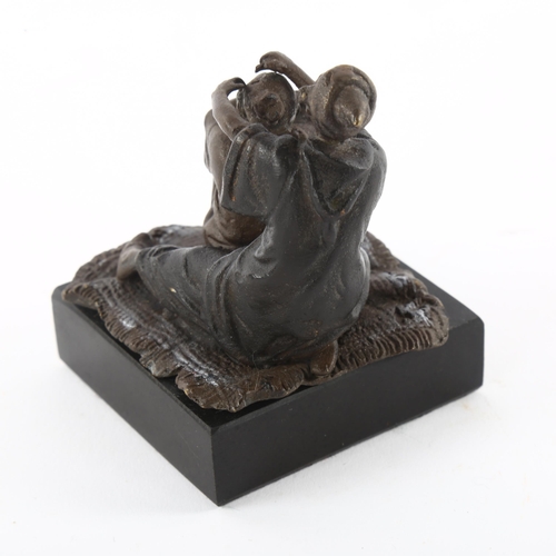 151 - A Franz Bergmann style bronze of man cutting hair, on slate base, overall height 8cm