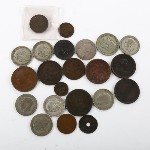 186 - A small collection of British and other coins, some with silver content, including high grade farthi... 