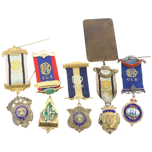 194 - A collection of 5 R.A.O.B. hallmarked silver and enamel jewels