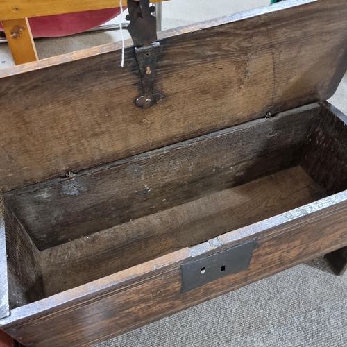 207 - A small 18th century 6 plank coffer, 84x 28 cm, height 45cm