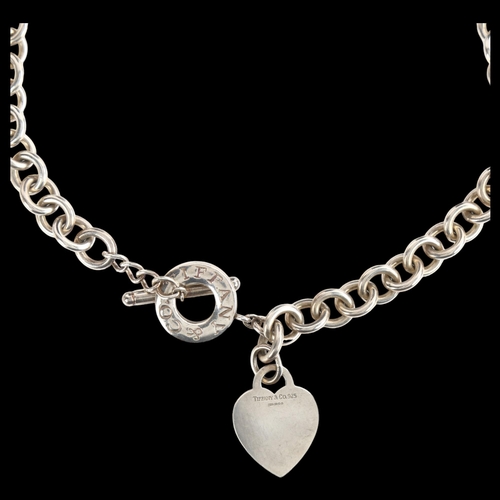 1376 - TIFFANY & CO - a sterling silver heart toggle link chain necklace, length 36cm, 75.6g