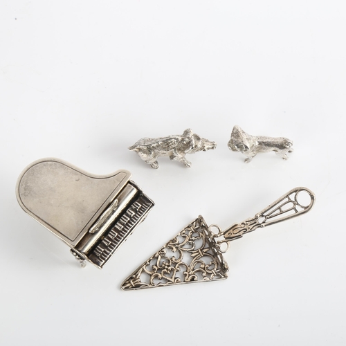 1532 - Various miniature silver items, including wild boar figure etc (4)