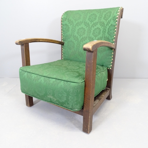 2550 - A Victorian oak child's lounge chair, with label for J. H Stringer of Stourbridge.