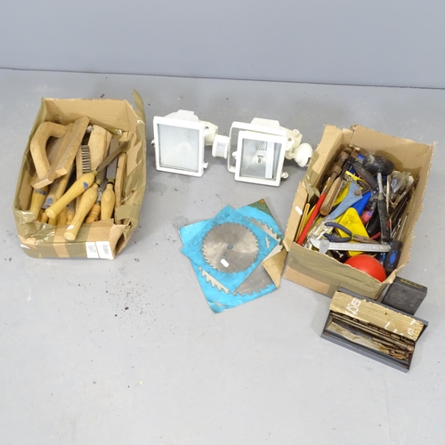 2652 - Assorted hand tools, security lights, saw blades etc.