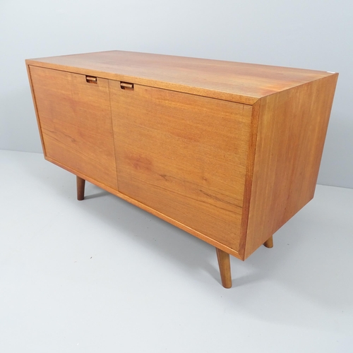 2085 - A mid-century Danish teak sideboard. 110x67x48cm.