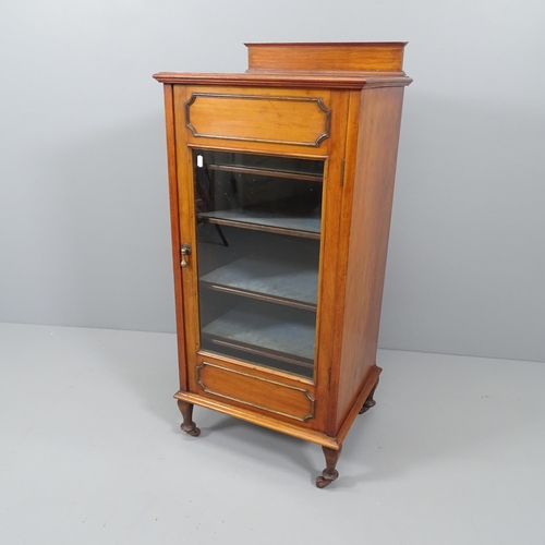 2107 - A Victorian mahogany music cabinet. 49x107x42cm.