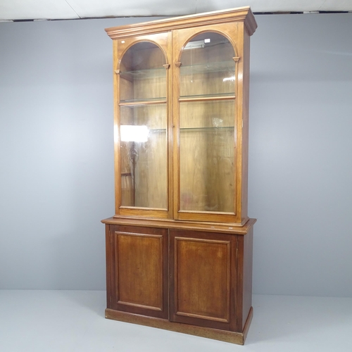 2136 - A Victorian mahogany matched two section library bookcase. 118x235x50cm