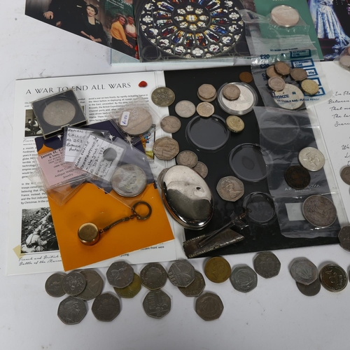 113 - A tray of mainly current English coins, 50p's, £2 coin etc, and various shillings, a Roman Emperor G... 