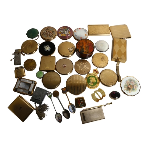 175 - A collection of Vintage and other compacts etc