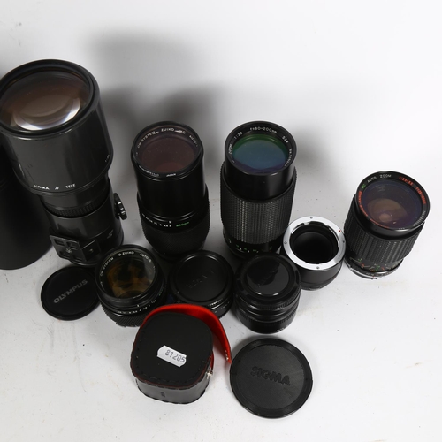 222 - A Sgma 1:5.6 multi-coated lens, a Sirius autozoom 1:3.9 lens, no.915224, a Sunagor Superange autozoo... 