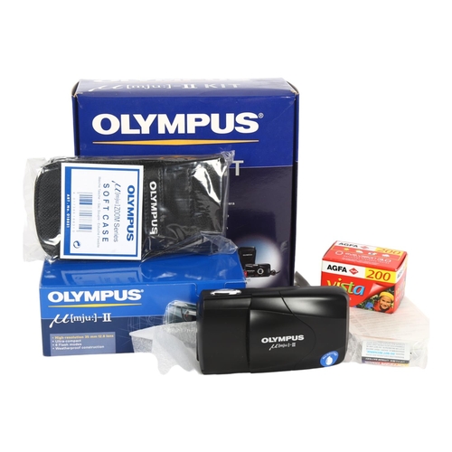 224 - An Olympus MJU-II box kit, including high resolution 35mm F2.8 lens camera, kit includes carry case,... 