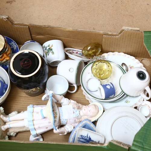 352 - A box of decorative china