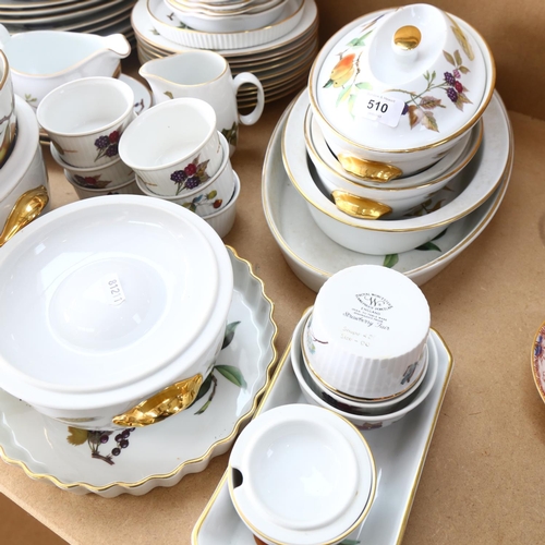 510 - Extensive Royal Worcester Evesham pattern dinnerware, including tureens, jugs, souffle dish etc