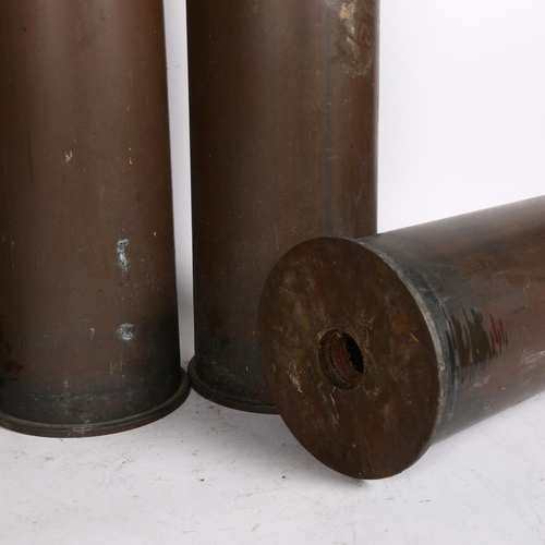 512 - A set of 4 British Second World War brass cannon shell cases, H61.5cm