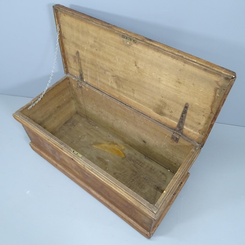 2221 - A Victorian stained pine blanket box. 94x43x43cm.